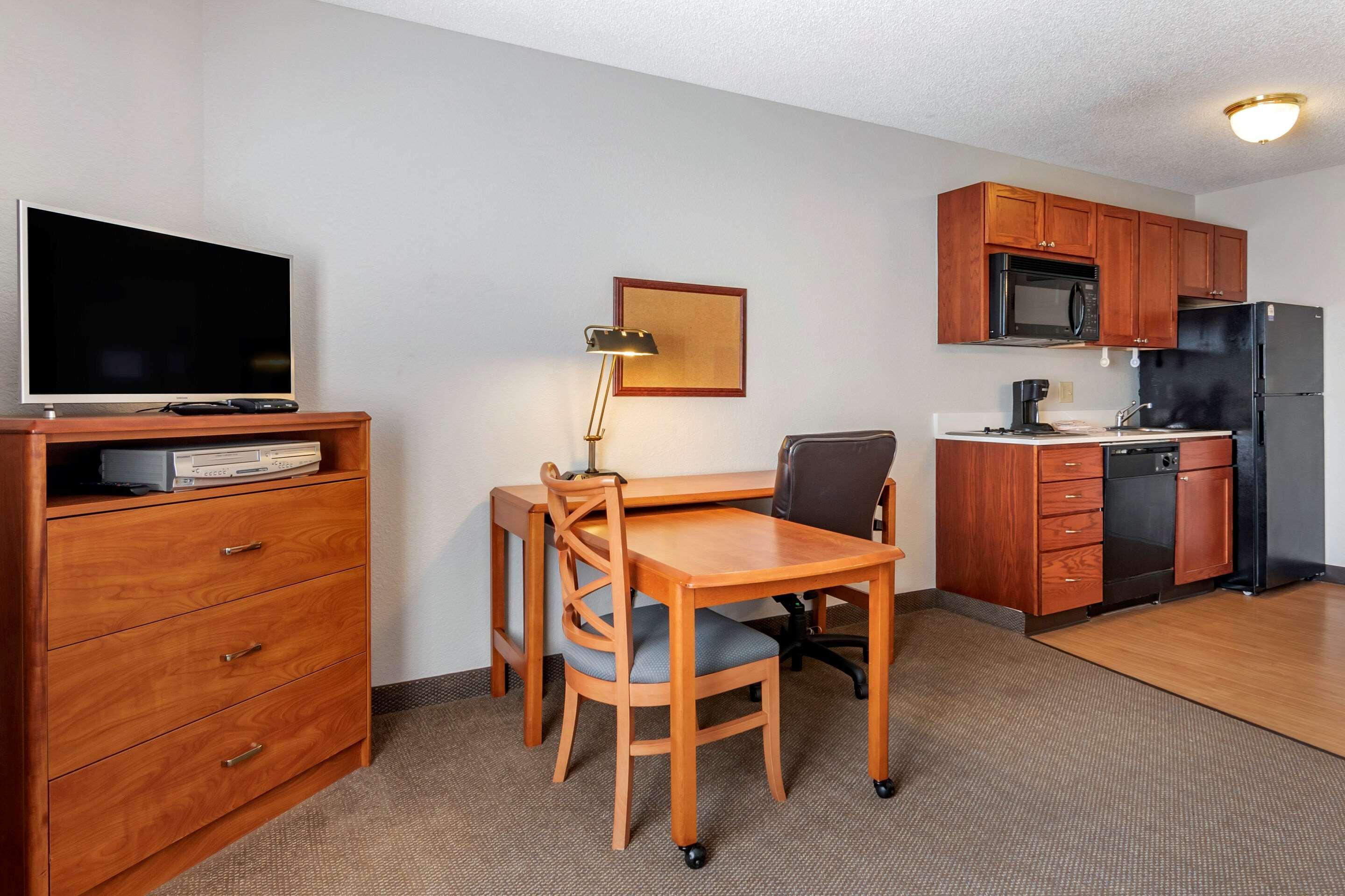 Mainstay Suites Emporia Exteriér fotografie