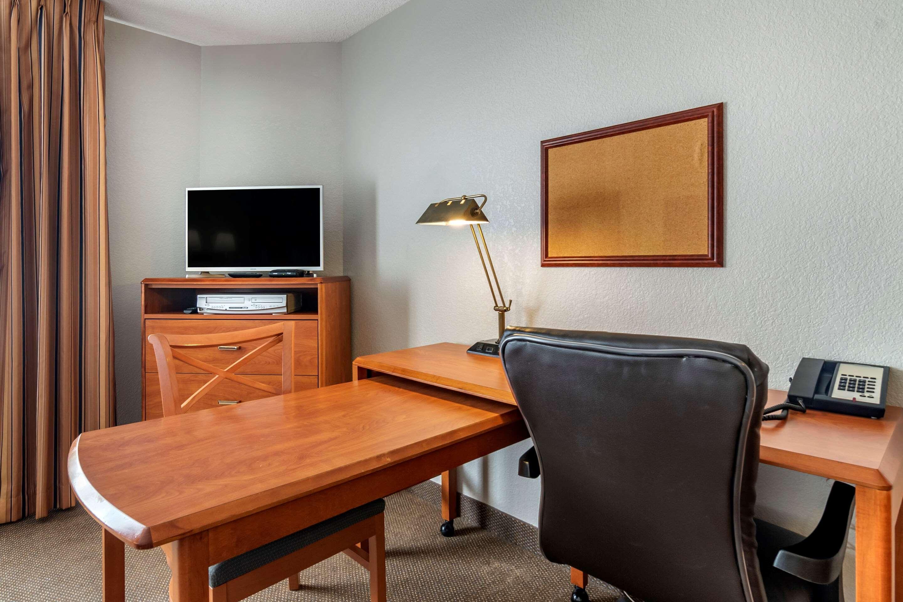 Mainstay Suites Emporia Exteriér fotografie